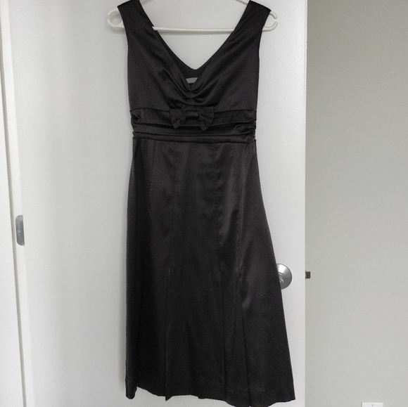 Elegant Tristan and Iseut black satin dress - Picture 2 of 5
